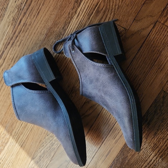 Ankle boot - Picture 2 of 4